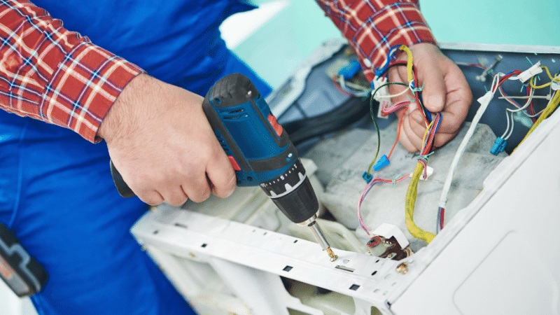 Küçükçekmece Whirlpool Whirlpool çamaşır makinesi kart tamiri – Su almama arızası orijinal parça ile giderildi. - Teknik servis örneği